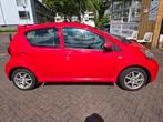 Toyota Aygo 1.0 12V Vvt-i 5DRS 2009 Rood, Voorwielaandrijving, Stof, USB, 4 stoelen