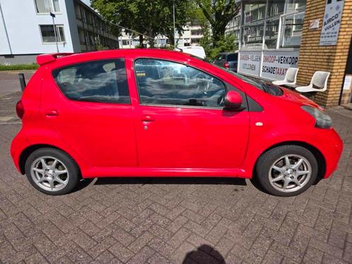 Toyota Aygo 1.0 12V Vvt-i 5DRS 2009 Rood, Auto's, Toyota, Particulier, Aygo, ABS, Airbags, Android Auto, Apple Carplay, Bluetooth