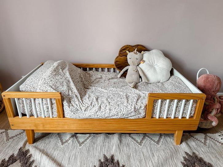 Peuterbed Cerise van Petit Amelie (incl matras etc.), Kinderen en Baby's, Kinderkamer | Bedden, Zo goed als nieuw, 140 tot 160 cm