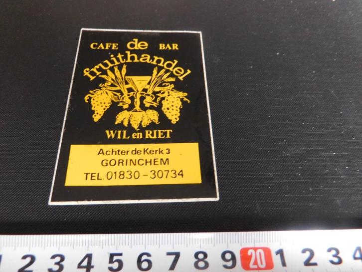 stickers Corinchem Cafe Bar DE FRUITHANDEL  Wil en Riet, Verzamelen, Stickers, Zo goed als nieuw, Ophalen