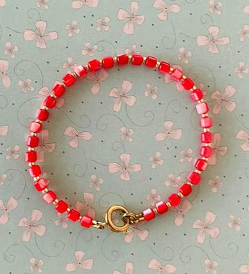 Zelfgemaakt armbandje beschikbaar voor biedingen