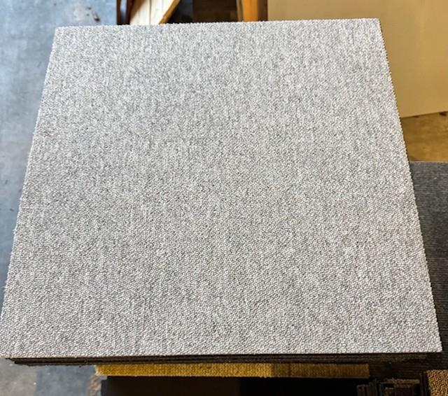 Partij Desso tapijttegels nieuw 50x50cm grijs15m2 #106, Huis en Inrichting, Stoffering | Vloerbedekking, Nieuw, Tapijttegels, Crème