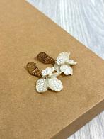 Vintage flower oorbellen, Ophalen of Verzenden, Zo goed als nieuw, Overige materialen
