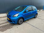 Toyota Aygo 1.0 12V Vvt-i 5DRS 2014 Blauw, Auto's, Voorwielaandrijving, Euro 5, Stof, Zwart