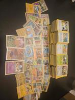 1100 pokemon kaarten te koop, Ophalen of Verzenden, Meerdere kaarten