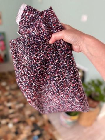 Stof zwart paars rood wit retro vintage jersey tricot beschikbaar voor biedingen