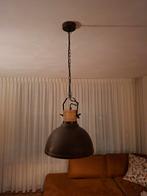 Bruine hanglamp met bronzen binnenkant. Doorsnede 38 cm, Antiek en Kunst, Antiek | Lampen, Ophalen of Verzenden