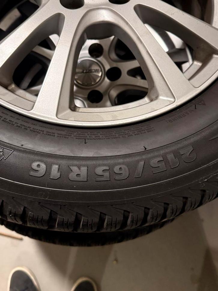 Michelin winterbanden met lichtmetalen velgen, Auto-onderdelen, Banden en Velgen, Banden en Velgen, Winterbanden, 16 inch, 215 mm