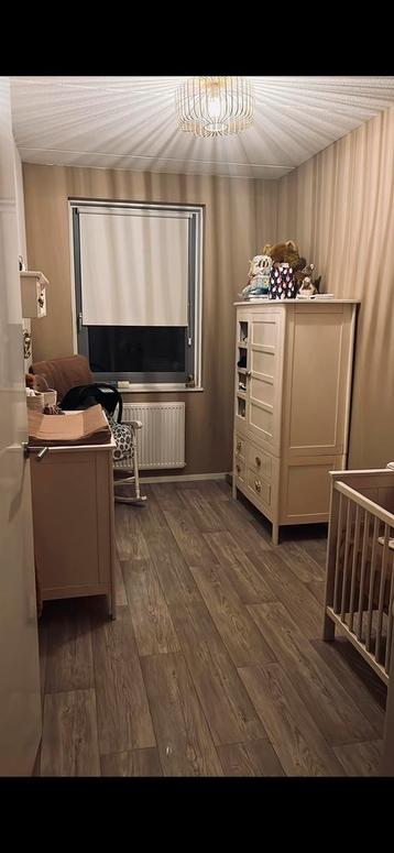 Babykamer creme  beschikbaar voor biedingen