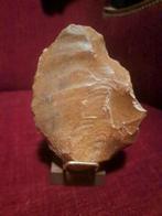 Vuistbijl Neanderthaler artefact prehistorie, Ophalen of Verzenden