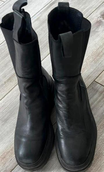 SACHA VIVIAN HOORN HOGE ZWARTE LEREN BOOTS MAAT 37 beschikbaar voor biedingen