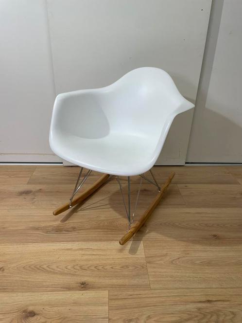Schommelstoel Vitra Eames RAR | REPLICA, Huis en Inrichting, Stoelen, Gebruikt, Eén, Kunststof, Wit, Ophalen