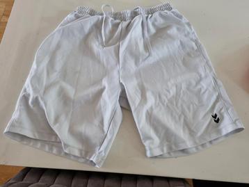 Hummel wit sportbroekje maat L te koop beschikbaar voor biedingen