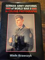 Duitse legeruniformen van de Tweede Wereldoorlog in kleurenf, Verzamelen, Militaria | Tweede Wereldoorlog, Duitsland, Boek of Tijdschrift