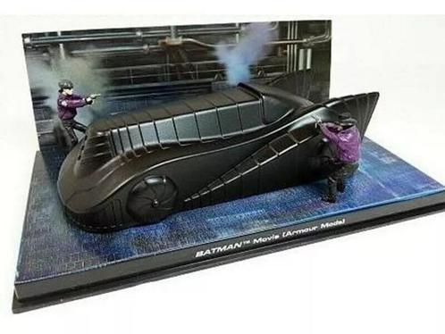 BATMOBILE - ARMOUR ACTIVATED + JOKERS GOONS, Hobby en Vrije tijd, Modelauto's | 1:43, Nieuw, Auto, Overige merken, Ophalen of Verzenden