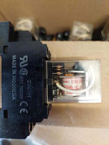 Omron relais LY2 230Vac beschikbaar voor biedingen