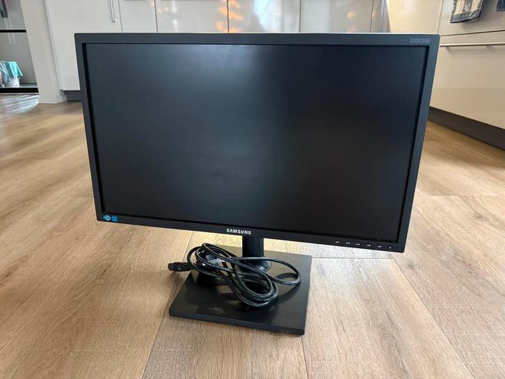 Samsung beeldscherm LS22C65U, Computers en Software, Monitoren, Gebruikt, 60 Hz of minder, DVI, In hoogte verstelbaar, Overige resoluties