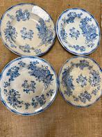 Antieke borden met blauwe bloemen / vlinders Gien, Antiek en Kunst, Antiek | Servies los, Ophalen of Verzenden