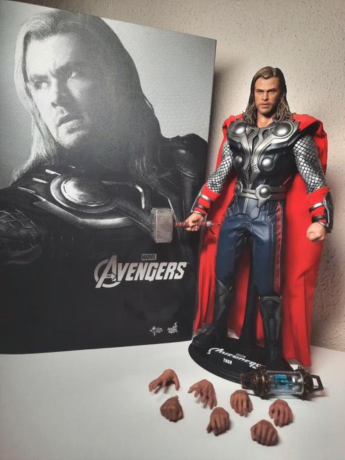 NIEUW! | HOT TOYS THE AVENGERS THOR 1/6 SCALE FIGURE MMS175, Verzamelen, Film en Tv, Zo goed als nieuw, Film, Actiefiguur of Pop