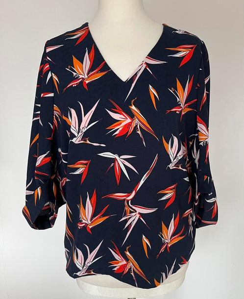Anonyme donkerblauwe top met oranje dessin maat S/M, Kleding | Dames, Tops, Zo goed als nieuw, Maat 36 (S), Blauw, Korte mouw