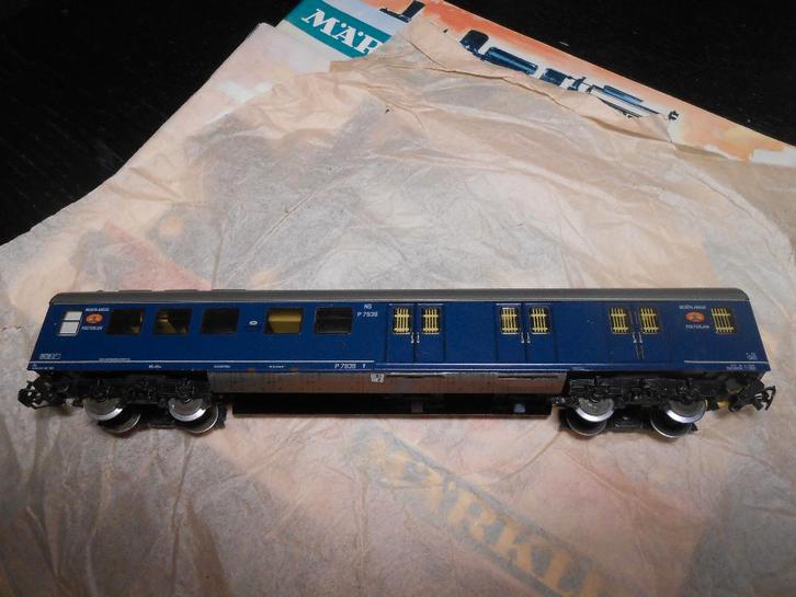 Märklin 4048 postrijtuig van de NS, metalen uitvoering, MOOI, Hobby en Vrije tijd, Modeltreinen | H0, Nieuw, Wagon, Wisselstroom