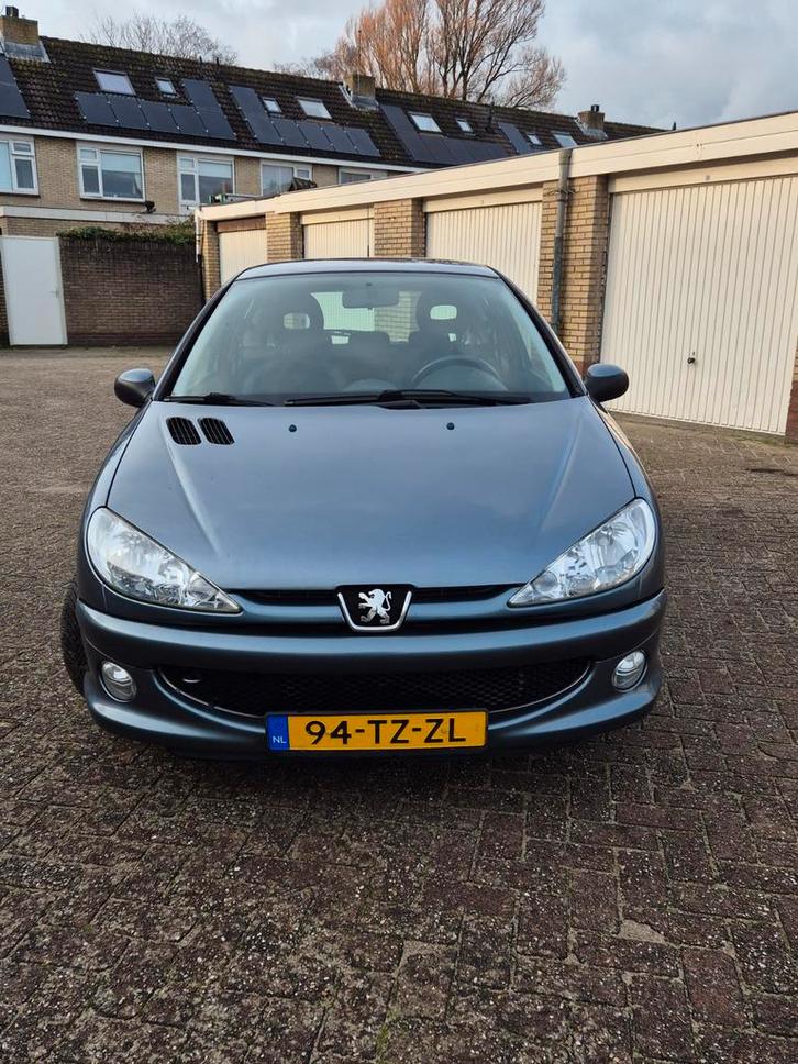 Peugot 206, 1.4 grijs-zilver., Auto's, Peugeot, ABS, Airbags, Airconditioning, Centrale vergrendeling, Elektrische buitenspiegels