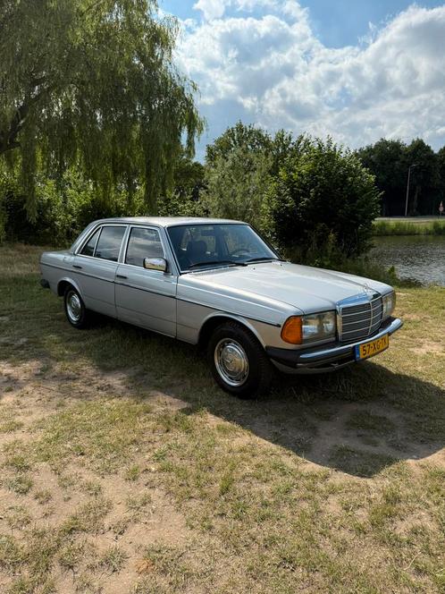 Mercedes-Benz 240d automaat w123, Auto's, Mercedes-Benz, Particulier, 200-Serie, Diesel, Sedan, Automaat, Geïmporteerd, Zilver of Grijs