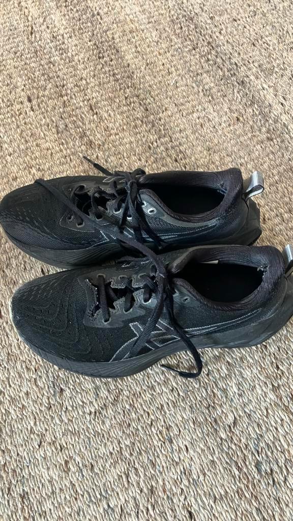 Asics Novablast 4.0 maat 38/39, Sport en Fitness, Loopsport en Atletiek, Gebruikt, Hardloopschoenen, Hardlopen, Asics, Ophalen of Verzenden