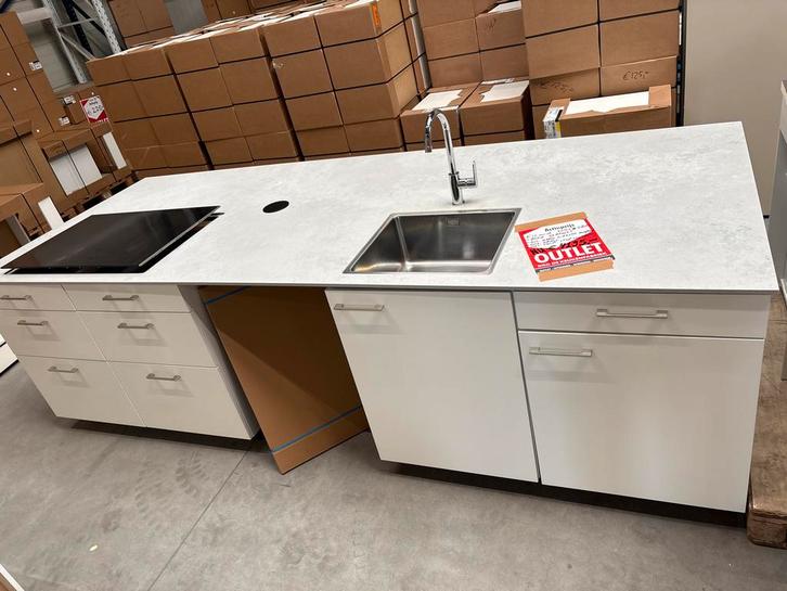 Keukeneiland 304,5 x 118 cm met composiet blad, Huis en Inrichting, Keuken | Keukenelementen, Gebruikt, Minder dan 100 cm, Wit