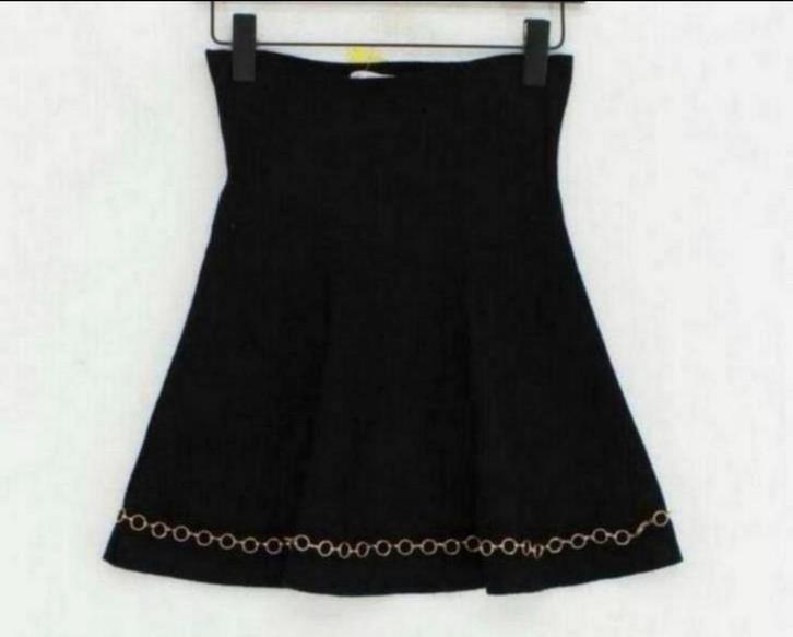 Zara Knit - Zwarte rok maat M NIEUW met goudkleurige ketting, Kleding | Dames, Rokken, Nieuw, Maat 38/40 (M), Zwart, Boven de knie