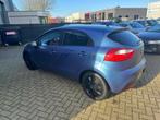 Kia Rio 1.2 CVVT Plus Pack NL AUTO / Prijs inclusief Apk , G, Auto's, Kia, Te koop, Zilver of Grijs, Benzine, Rio