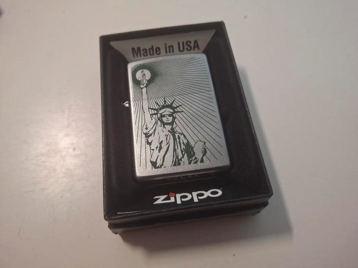 Zippo Vrijheidsbeeld NIEUW, Verzamelen, Rookartikelen, Aanstekers en Luciferdoosjes, Zo goed als nieuw, Aansteker, Ophalen of Verzenden