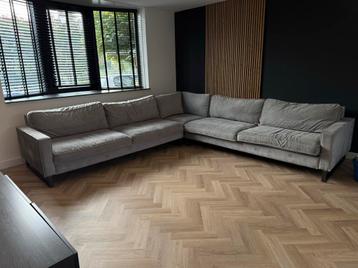 Grote grijze hoekbank (320x320cm) Seats&Sofas beschikbaar voor biedingen