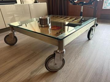 Design salontafel industrial design 77x77cm beschikbaar voor biedingen