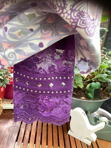 Vrolijk kinderjurkje plus legging en schoentjes glitterband beschikbaar voor biedingen