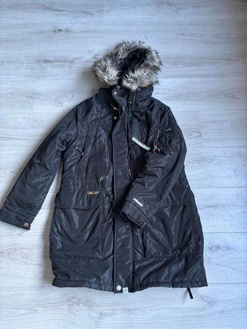 Khujo winterjas XL beschikbaar voor biedingen