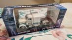 Truck 08890 Peterbilt 359 1:24 white, Ophalen, Zo goed als nieuw, Bus of Vrachtwagen, Revell