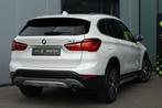 BMW X1 sDrive20i Centennial High Executive, 1998 cc, Stof, Euro 6, Lichtsensor