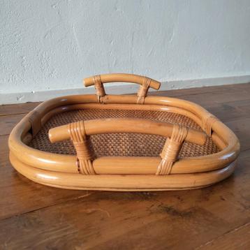 Retro rotan dienblaadje  beschikbaar voor biedingen