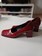 Dames vintage schoenen maat 37,5, Ophalen of Verzenden, Zo goed als nieuw, Rood, Sneakers of Gympen