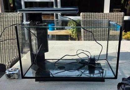 2 aquariums tekoop, Dieren en Toebehoren, Vissen | Aquaria en Toebehoren, Zo goed als nieuw, Leeg aquarium, Ophalen
