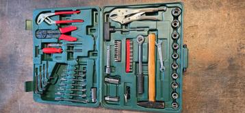 2x gereedschap set te koop beschikbaar voor biedingen
