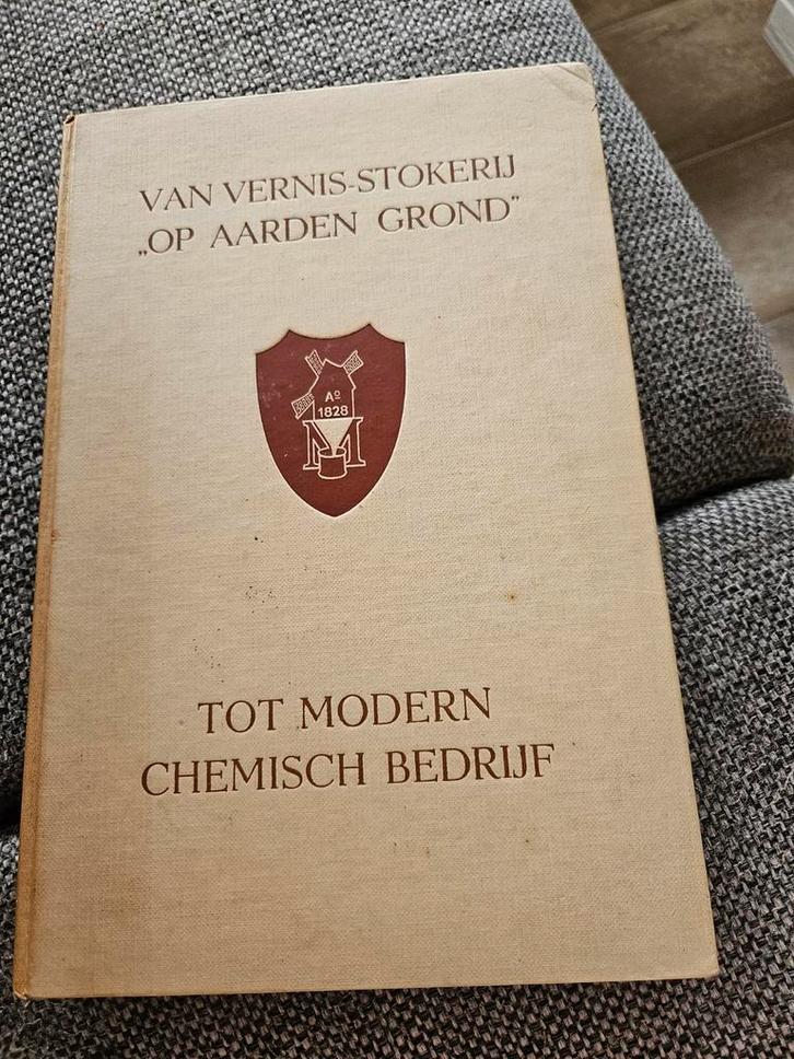 Van Vernis-Stokerij tot Chemisch Bedrijf - Jubileumboek, Boeken, Geschiedenis | Stad en Regio, Gelezen, Ophalen of Verzenden