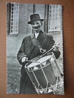 Hollandse Klederdracht Hoogeveen. Man met trommel., Ophalen of Verzenden, 1940 tot 1960, Ongelopen, Klederdracht