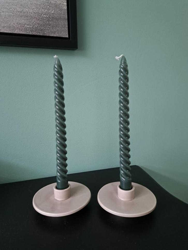 Twee kaarsenhouders kandelaars taupe beige - NIEUW, Huis en Inrichting, Woonaccessoires | Kandelaars en Kaarsen, Nieuw, Kandelaar