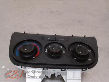 Kachel Bedieningspaneel van een Opel Combo beschikbaar voor biedingen