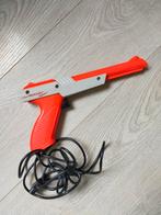 Nintendo NES Zapper Gun 1985, 1 speler, Ophalen of Verzenden, Zo goed als nieuw, Shooter