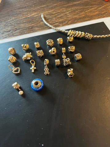 Pandora gouden bedels ,waardevast. beschikbaar voor biedingen