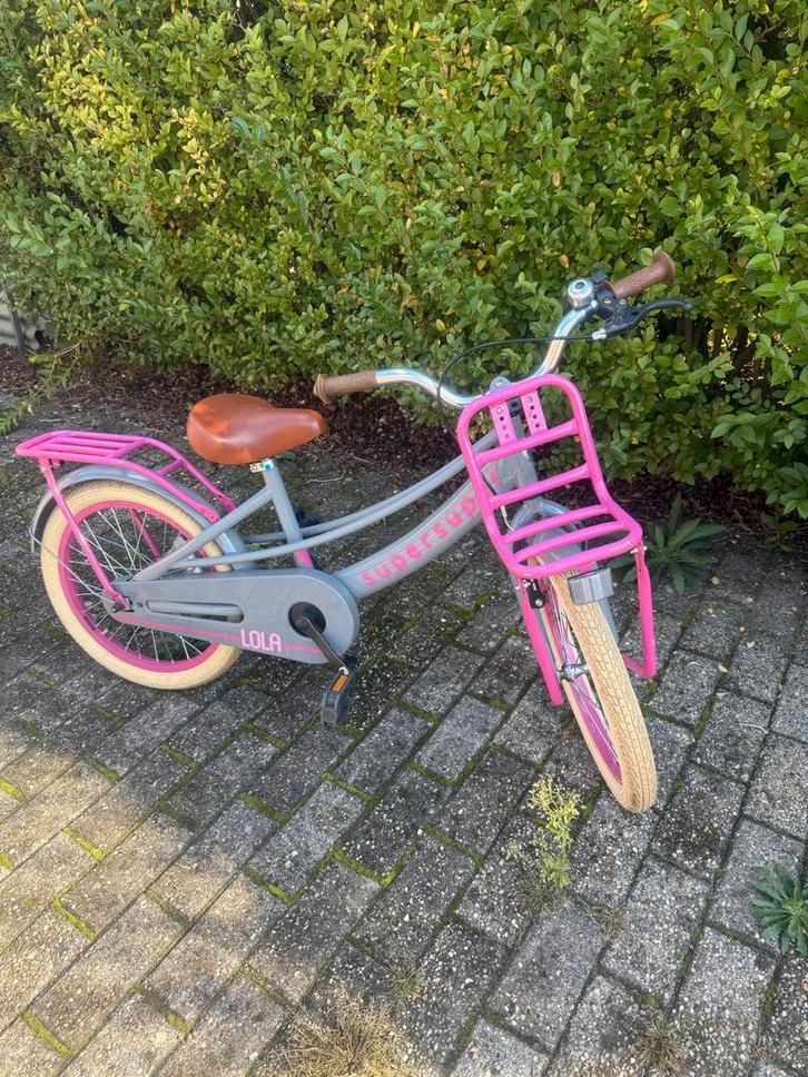 Leuke kinderfiets - SuperSuper Lola, Fietsen en Brommers, Fietsen | Meisjes, Gebruikt, 20 inch, Handrem, Ophalen of Verzenden
