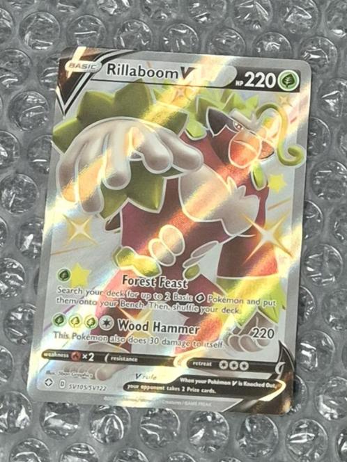 Rillaboom V SV105/SV122 Shining Fates Shiny Vault Sword & Sh, Hobby en Vrije tijd, Verzamelkaartspellen | Pokémon, Zo goed als nieuw
